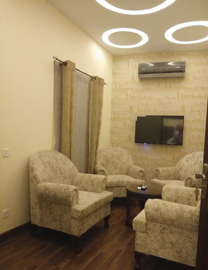 S Chalet Μουλτάν Εξωτερικό φωτογραφία